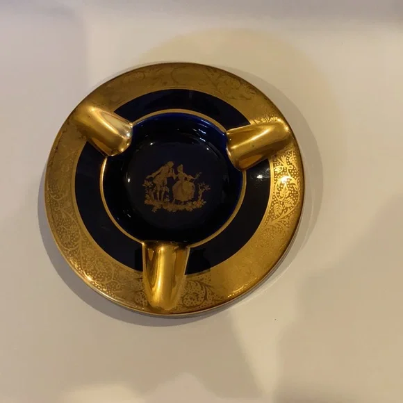 LIMOGES NAVY AND GOLD ASHTRAY FRENCH - Picture 7 of 10